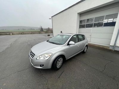 Gebraucht Kia Ceed EX 90 PS (66 kW) 2008 Silber Kleinwagen