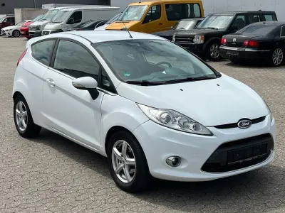 Gebraucht Ford Fiesta 90 PS (66 kW) 2009 Weiß