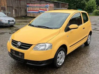 Gebraucht VW Fox 54 PS (39 kW) 2005 Gelb Kleinwagen