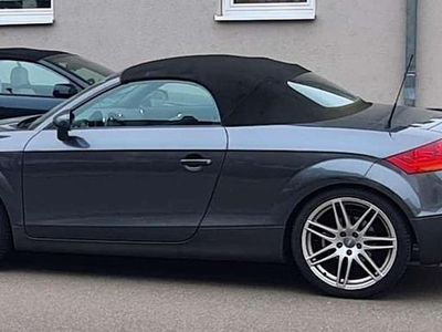 Silber Gebraucht 2012 Audi TT Roadster Cabrio | 18.500 €