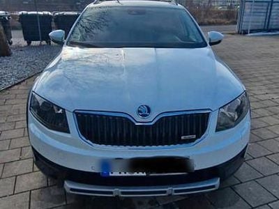 Gebraucht 2016 Skoda Octavia Scout Scout 4x4 Kombi | 10.990 € (Etwas zu teuer)