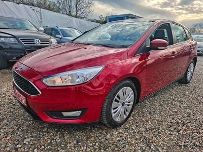 Gebraucht Ford Focus 125 PS (91 kW) 2015 Rot Limousine