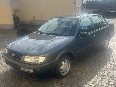 Gebraucht VW Passat Family 90 PS (66 kW) 1994 Limousine