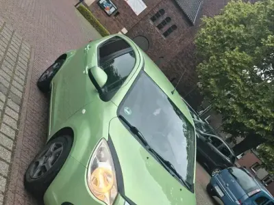 Gebraucht Opel Agila 86 PS (63 kW) 2008 Grün Kleinwagen