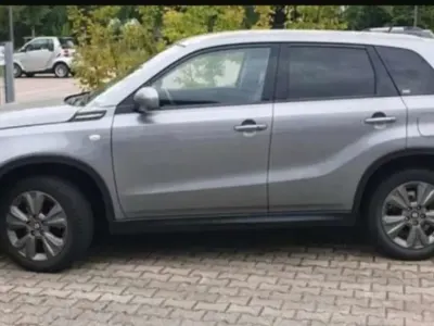 Second-hand Suzuki Vitara Comfort 102 CP (75 kW) 2023 Argintiu SUV