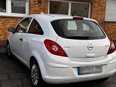 Weiß Gebraucht 2009 Opel Corsa Eco Kleinwagen | 2.650 € (Etwas zu teuer)