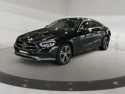 Gebraucht Mercedes E400 Avantgarde 330 PS (242 kW) 2022 Obsidianschwarz metallic Coupé