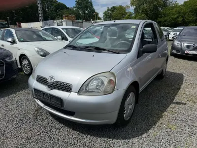 Gebraucht Toyota Yaris 68 PS (50 kW) 2000 Grau Limousine