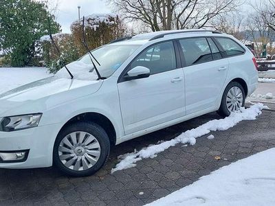 Gebraucht Skoda Octavia 150 PS (110 kW) 2015 Weiß Kleinwagen