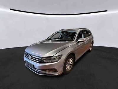 Gebraucht VW Passat 150 PS (110 kW) 2022 Silber Kombi