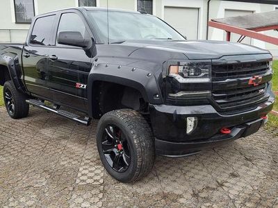 Schwarz Gebraucht 2018 Chevrolet Silverado SUV | 52.995 €