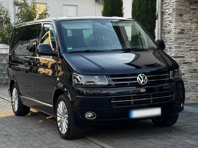 Second-hand VW T5 Highline 179 CP (131 kW) 2011 Negru Van