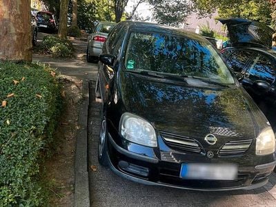 Nissan Almera Tino