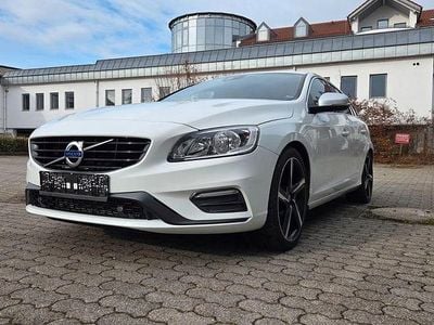 Gebraucht Volvo V60 R-Design Momentum 190 PS (139 kW) 2015 Weiß Kombi