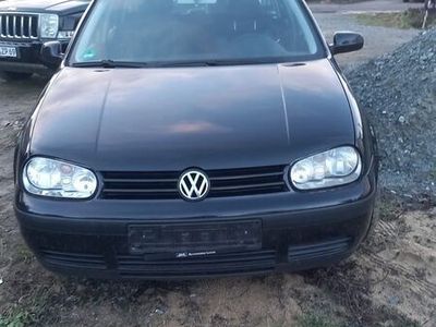 gebraucht VW Golf IV Kombi mit TÜV, Bluetooth Radio und Klima