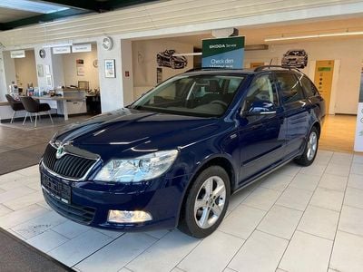Gebraucht Skoda Octavia Family 105 PS (77 kW) 2012 Blau Kombi