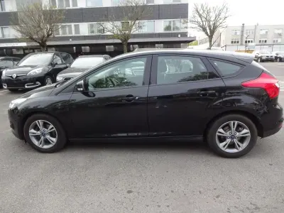 Usata Ford Focus Titanium 101 CV (74 kW) 2014 Blu Berlina