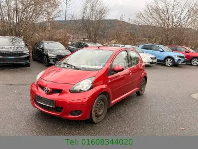 Używany Toyota Aygo 68 KM (50 kW) 2011 Czerwony Hatchback