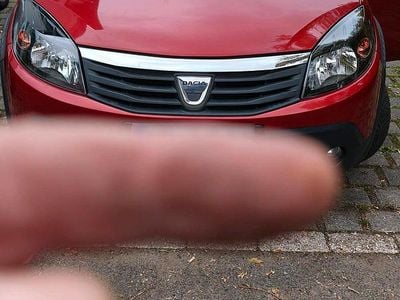 Second-hand Dacia Sandero 75 CP (55 kW) 2012 Roșu Hatchback