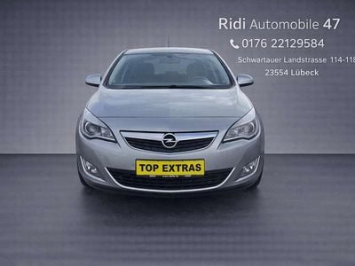 Gebraucht Opel Astra Sport 179 PS (131 kW) 2011 Silbersee/perl silber (m2) Kombi