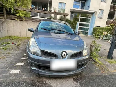 Gebraucht Renault Clio 75 PS (55 kW) 2005 Grau Kleinwagen