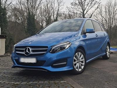 Gebraucht Mercedes B200 Urban 156 PS (114 kW) 2015 Blau Van / Kleinbus