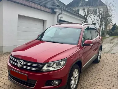 Gebraucht VW Tiguan Sportline 177 PS (130 kW) 2013 Rot SUV