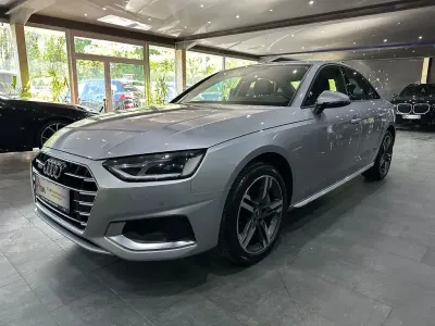 Gebraucht Audi A4 Sport 204 PS (150 kW) 2022 Silber Limousine