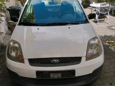 Gebraucht Ford Fiesta 60 PS (44 kW) 2008 Weiß Kleinwagen
