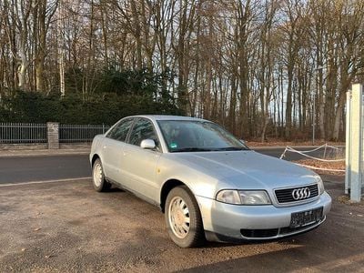 Grau Gebraucht 1998 Audi A4 Limousine | 1.200 € (Superpreis)