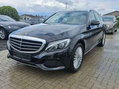 Używany Mercedes C180 156 KM (114 kW) 2017 Czarny Kombi