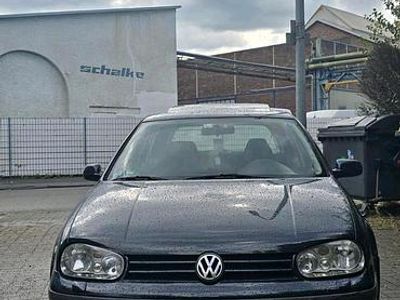 Blau Gebraucht 1998 VW Golf IV Kleinwagen | 2.120 € (Fairer Preis)