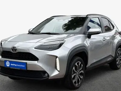 Gebraucht Toyota Yaris Cross 131 PS (96 kW) 2025 Silber SUV