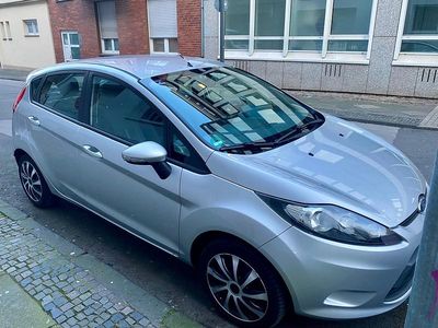 Gebraucht Ford Fiesta Champions Edition 60 PS (44 kW) 2009 Silber Kleinwagen