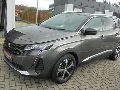 Grau Gebraucht 2022 Peugeot 5008 Allure Van / Kleinbus | 30.990 € (Fairer Preis)