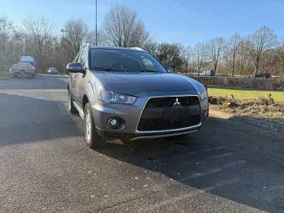 Gebraucht Mitsubishi Outlander 156 PS (114 kW) 2010 Grau SUV