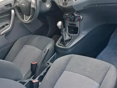 Gebraucht Ford Fiesta 60 PS (44 kW) 2010 Blau Kleinwagen