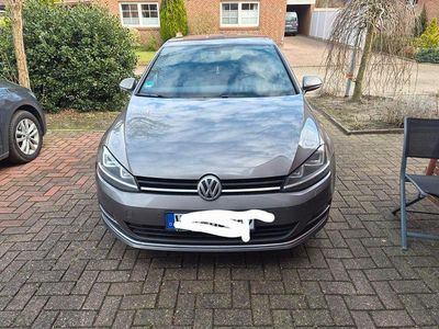 Gebraucht VW Golf VII Highline 150 PS (110 kW) 2015 Gold Limousine