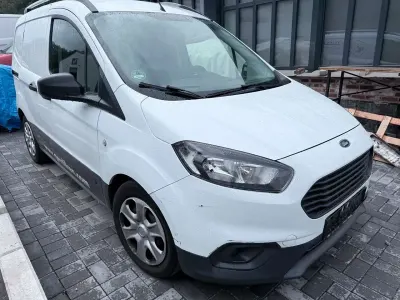 Gebraucht Ford Courier Trend 101 PS (74 kW) 2022 Frostweiß Van / Kleinbus