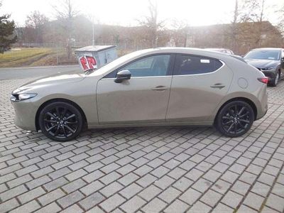 Neu Mazda 3 Homura-Line 140 PS (102 kW) 2026 Zircon sand Limousine