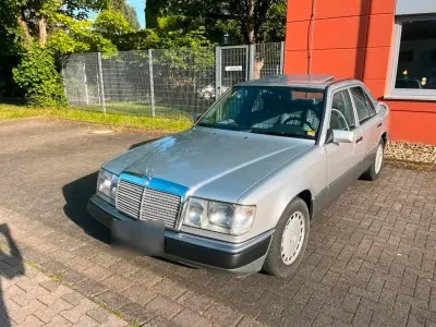 Gebraucht Mercedes 230 132 PS (97 kW) 1991 Silber Limousine