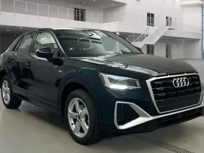 Gebraucht Audi Q2 S-Line 150 PS (110 kW) 2025 Schwarz SUV