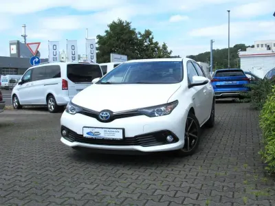 Gebraucht Toyota Auris Hybrid Team 99 PS (72 kW) 2018 Super (pure) white ii Limousine