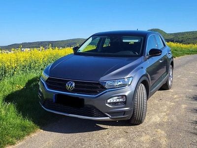 Begagnad VW T-Roc Style 110 HK (80 kW) 2021 Grå SUV