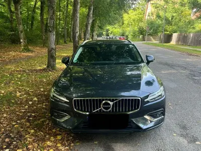 Second-hand Volvo V60 Inscription 190 CP (139 kW) 2018 Gri Break