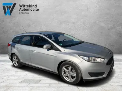Gebraucht Ford Focus Trend 101 PS (74 kW) 2015 Silber Limousine