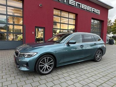 Blau Gebraucht 2021 BMW 318 Sport Line Kombi | 18.480 € (Fairer Preis)