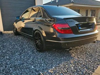 Gebraucht Mercedes C300 231 PS (169 kW) 2011 Schwarz Limousine