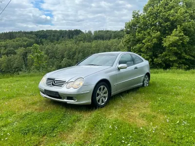 Gebraucht Mercedes C180 130 PS (95 kW) 2002 Silber Coupé