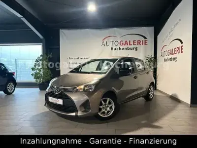 Gebraucht Toyota Yaris Life 69 PS (50 kW) 2015 Avantgarde bronze Kleinwagen